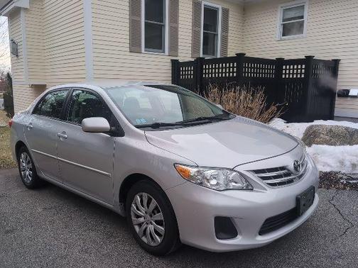 Classic Silver Metallic 2013 Toyota Corolla LE