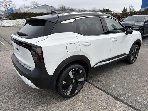 2t Wht Blk Roof 2026 Nissan Kicks SR