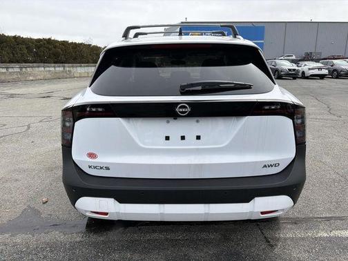 2026 Nissan Kicks SV