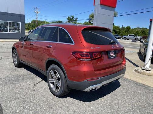 designo Cardinal Red Metallic 2021 Mercedes-Benz GLC 300 Base 4MATIC