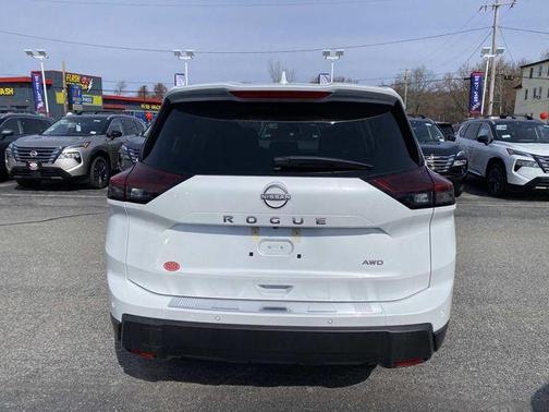Everest White P 2026 Nissan Rogue SV