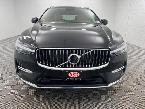 Onyx Black Metallic 2023 Volvo XC60 B5 Ultimate Bright Theme