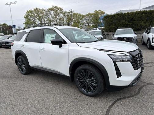 Everest White P 2026 Nissan Pathfinder SL