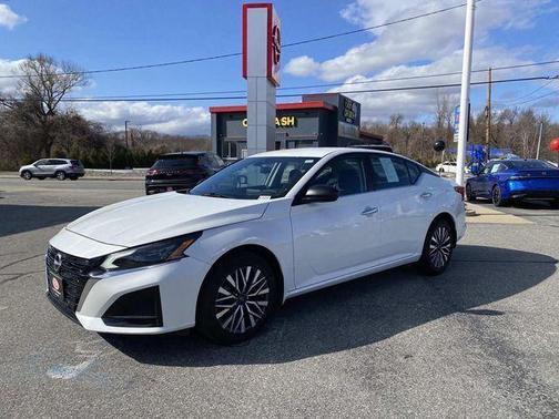 White 2024 Nissan Altima 2.5 SV