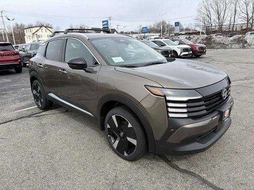 Canyon Bronze M 2026 Nissan Kicks SR