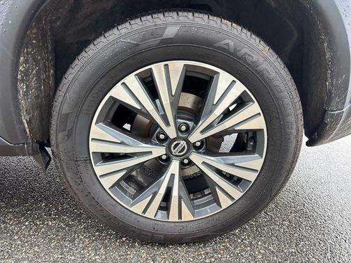 Gun Metallic 2021 Nissan Rogue SV