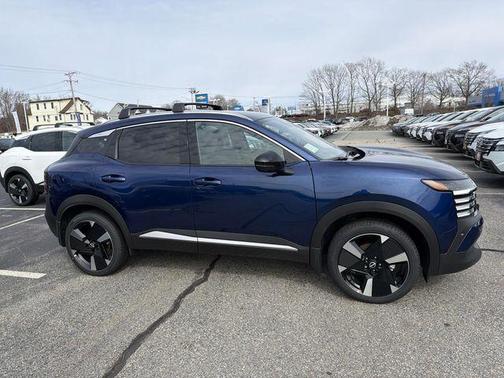 Deep Blue Pearl 2026 Nissan Kicks SR