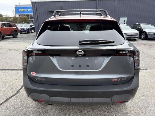 2t Gun Red Roof 2026 Nissan Kicks SR