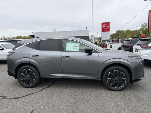 Gun Metallic 2026 Nissan Murano Platinum