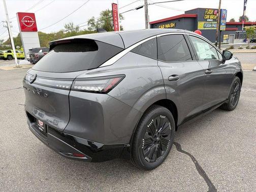 Gun Metallic 2026 Nissan Murano Platinum