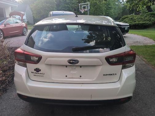 Crystal White Pearl 2023 Subaru Impreza Base