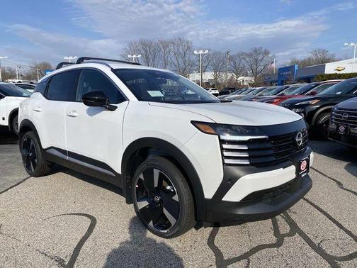 Aspen White Tri 2026 Nissan Kicks SR