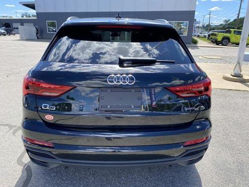 Mythos Black Metallic 2025 Audi Q3 45 S line Premium