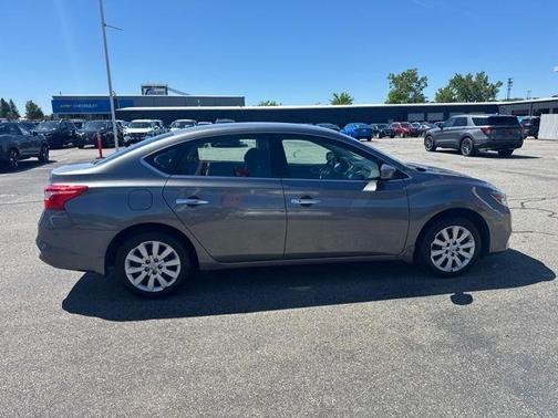 Gun Metallic 2016 Nissan Sentra SV