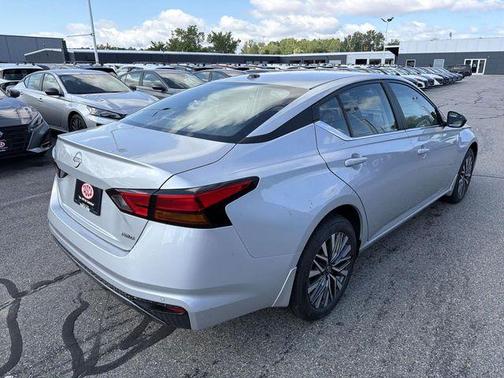 Brilliant Silver Metallic 2026 Nissan Altima SV