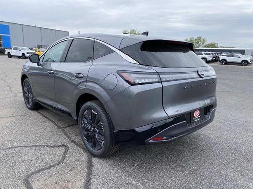 Gun Metallic 2026 Nissan Murano Platinum
