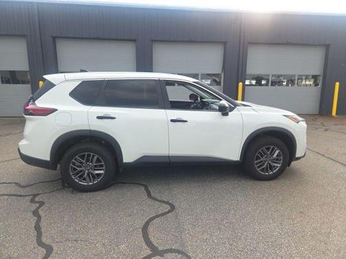 Glacier White 2024 Nissan Rogue S