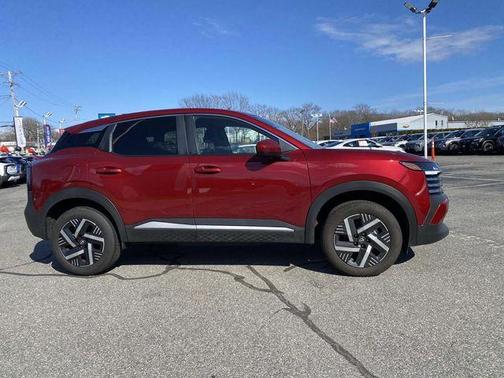 Scarlet Ember T 2025 Nissan Kicks SV