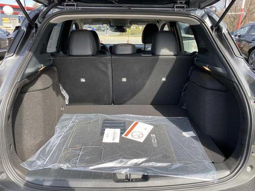 Gun Metallic 2026 Nissan Kicks SR