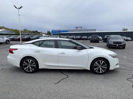 White 2018 Nissan Maxima 3.5 Platinum