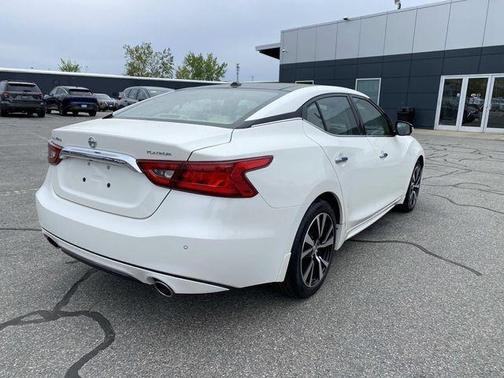 White 2018 Nissan Maxima 3.5 Platinum