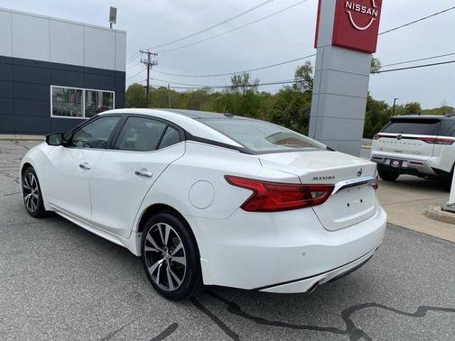 White 2018 Nissan Maxima 3.5 Platinum