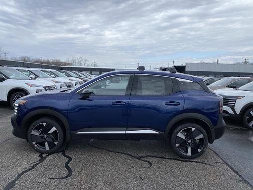Deep Blue Pearl 2026 Nissan Kicks SR