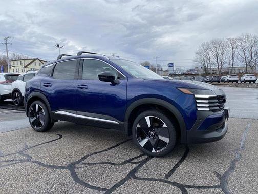 Deep Blue Pearl 2026 Nissan Kicks SR