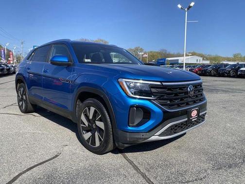 Kingfisher Blue 2024 Volkswagen Atlas Cross Sport 2.0T SE w/Technology