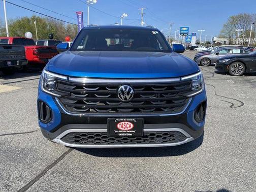 Kingfisher Blue 2024 Volkswagen Atlas Cross Sport 2.0T SE w/Technology
