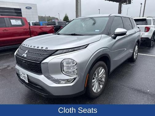 2022 Mitsubishi Outlander ES