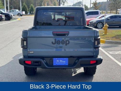 2024 Jeep Gladiator Sport S