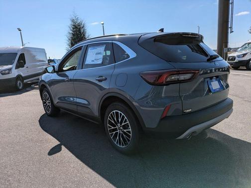 2026 Ford Escape PHEV SE