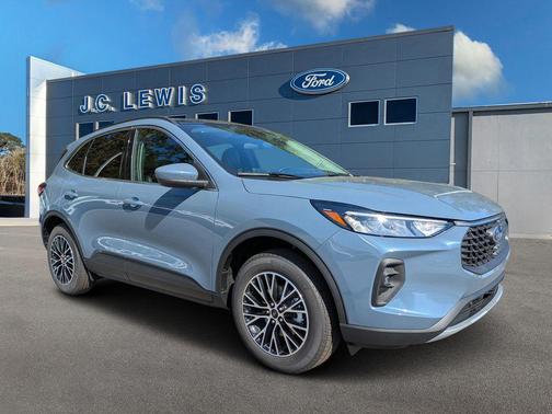 2026 Ford Escape PHEV SE