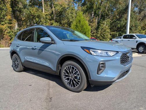 2026 Ford Escape PHEV SE