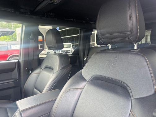 CARBONIZED GRAY METALLIC 2024 Ford Bronco BADLANDS