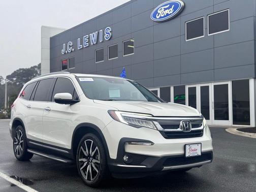 2019 Honda Pilot TOURING 8-PASSENGER