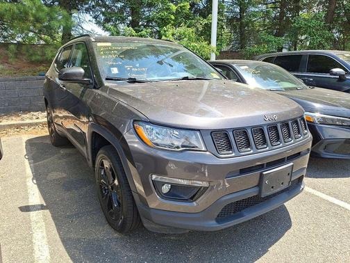 Granite Crystal Clearcoat Metallic 2019 Jeep Compass Altitude