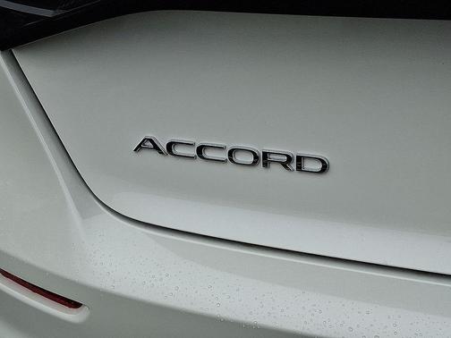Platinum White Pearl 2026 Honda Accord SE