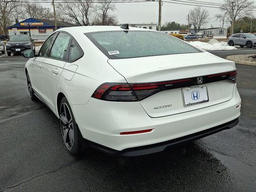 Platinum White Pearl 2026 Honda Accord SE