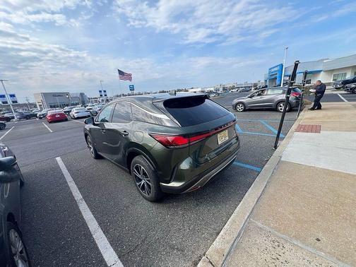 Nori Green Pearl 2023 Lexus RX 350 Premium