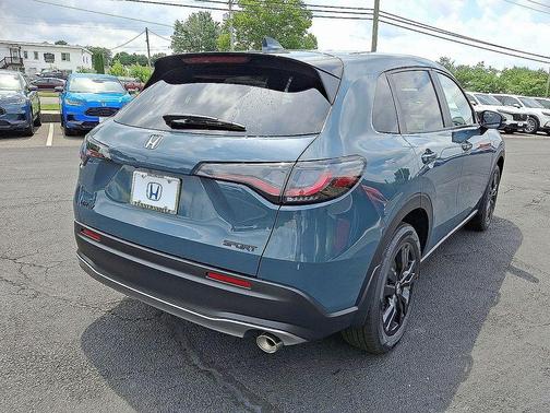Pearl 2027 Honda HR-V Sport