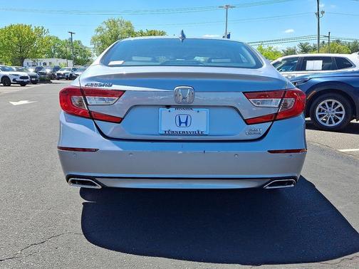 Lunar Silver Metallic 2021 Honda Accord Touring 2.0T