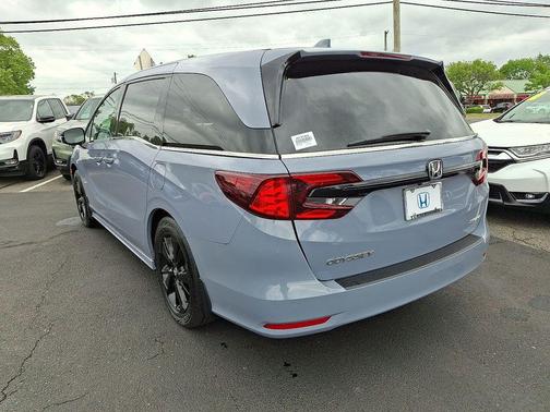 Sonic Gray Pearl 2024 Honda Odyssey Sport