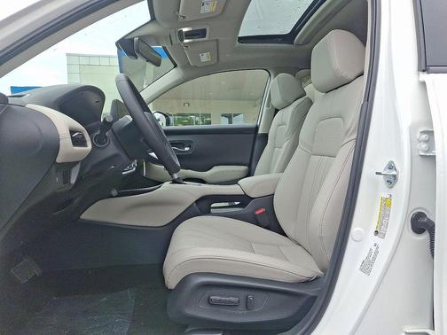 Platinum White Pearl 2027 Honda HR-V EX-L