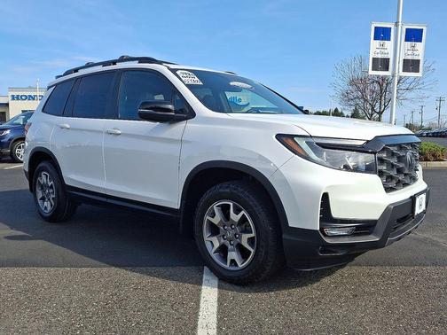 Crystal Black Pearl 2023 Honda Passport TrailSport