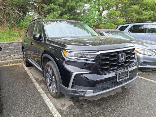Crystal Black Pearl 2023 Honda Pilot Elite