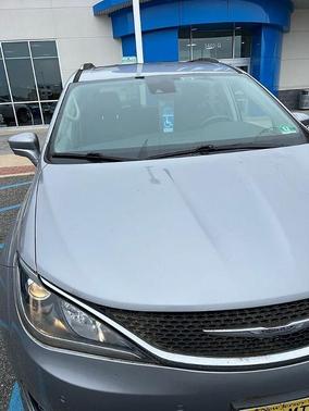 2018 Chrysler Pacifica Touring-L