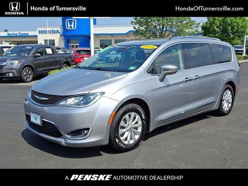 2018 Chrysler Pacifica Touring-L
