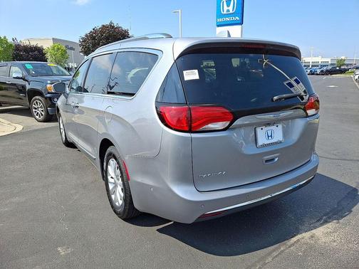 2018 Chrysler Pacifica Touring-L